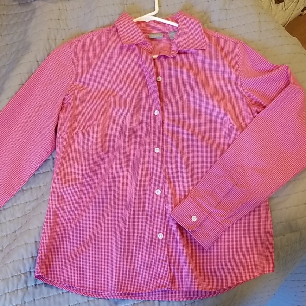 G.H. Bass & Co. Pink button-up blouse